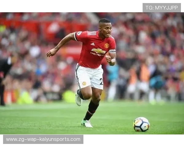 瓦伦西亚边路推进形成持续进攻态势